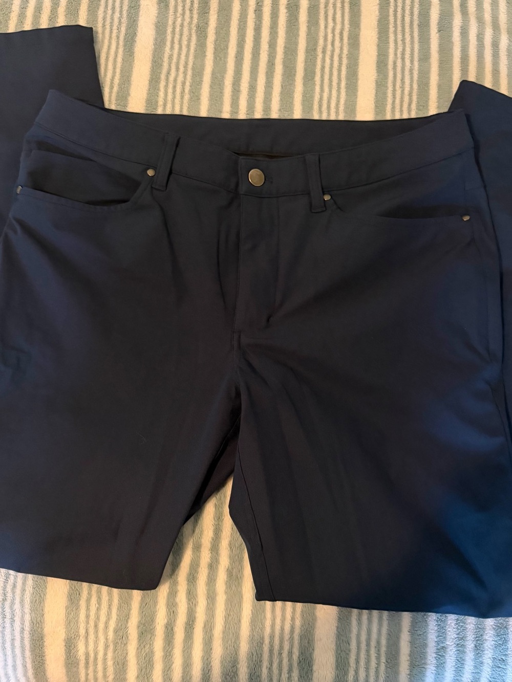 lululemon athletica abc Men's Navy Slim Casual